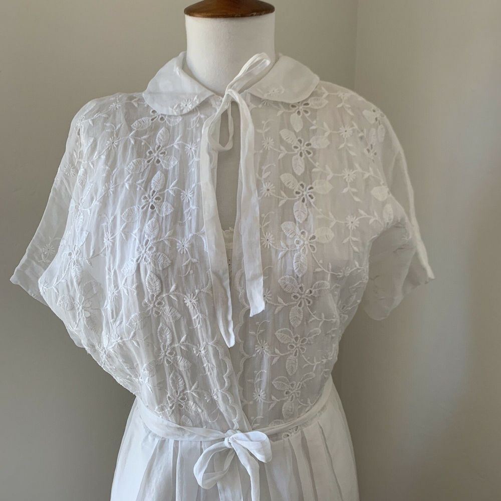 Vintage 1930s White Organdy Wedding Dress - Picture 6 of 12